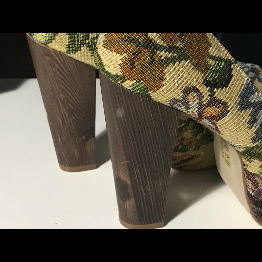 Patterned platform shoes - Picture 7 of 7